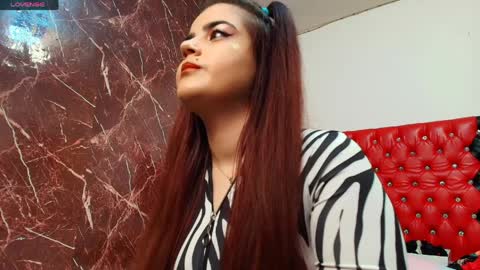 Snapshot of slutty_milf_bitch chatting on April 2026 03:33:01 AM Ana online show from April 2026 03:33:01 AM