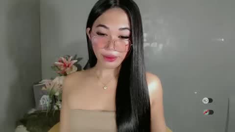 Snapshot of slutty_shanin chatting on January 2025 12:54:01 AM SHANIN online show from January 2025 12:54:01 AM