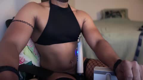 DeeLina online show from April 2026 09:02:01 AM