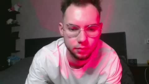 Slyfox online show from April 2026 08:19:01 AM