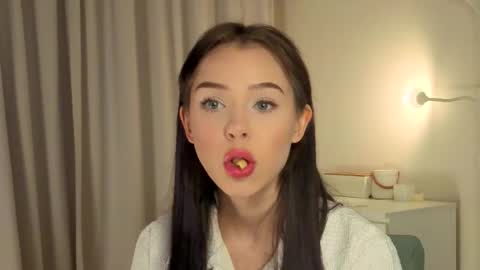 Lily online show from November 2025 01:22:02 PM