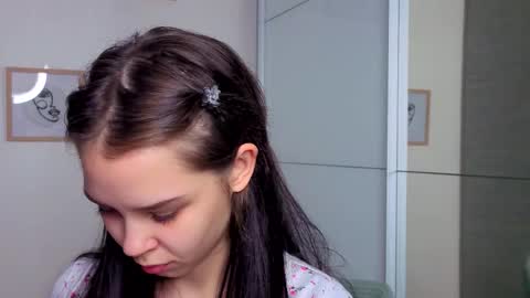 Lily online show from December 2025 01:05:02 PM