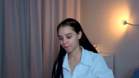 Lily online show from December 2025 01:20:02 PM