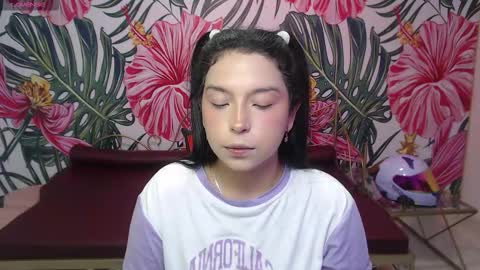 Snapshot of small__naughty chatting on March 2026 01:06:01 PM Mariana Torres online show from March 2026 01:06:01 PM