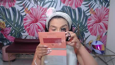 Snapshot of small__naughty chatting on April 2026 01:05:02 PM Mariana Torres online show from April 2026 01:05:02 PM