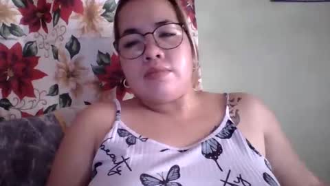 Snapshot of small_boobs59 chatting on October 2025 04:09:01 AM Lovewella online show from October 2025 04:09:01 AM