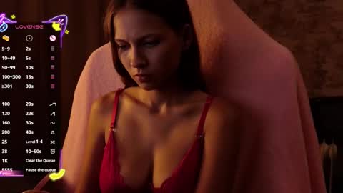 Snapshot of small_emma0 chatting on October 2025 07:33:01 PM Emma online show from October 2025 07:33:01 PM