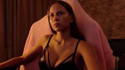 Snapshot of small_emma0 chatting on October 2025 06:30:02 PM Emma online show from October 2025 06:30:02 PM