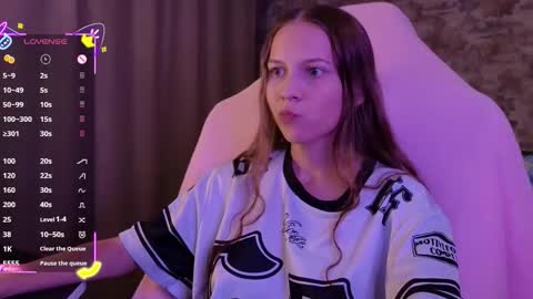 Emma online show from December 2025 06:57:02 PM