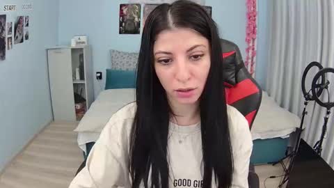 small_horny_girl online show from October 2025 08:27:02 AM