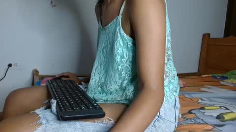 smallflorecita online show from January 2025 09:00:01 AM