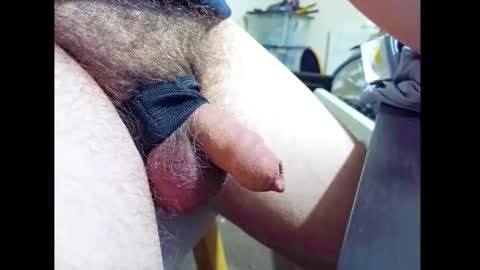 Snapshot of smallhairyuncut chatting on May 2026 07:30:01 PM Small Hairy Uncut online show from May 2026 07:30:01 PM