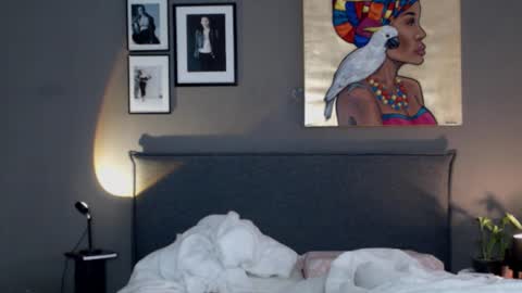 Snapshot of smalltittsbigsoul chatting on February 2026 06:40:02 AM Anna no bbbbybybbabebyy just Anna. And dont call me mom please. online show from February 2026 06:40:02 AM