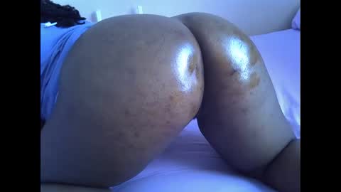 Snapshot of smart_lilly chatting on February 2026 08:48:02 AM smart_lilly online show from February 2026 08:48:02 AM