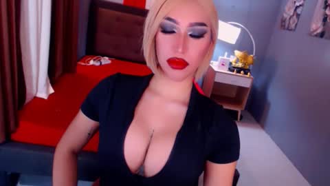 Snapshot of smasherqueen chatting on May 2026 12:32:02 PM smasherqueen online show from May 2026 12:32:02 PM