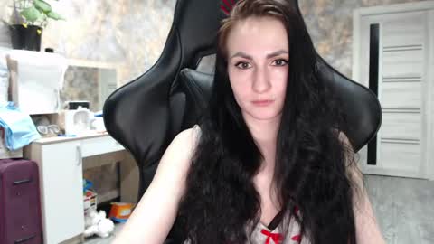 smile_cute_fox online show from April 2026 12:10:02 PM