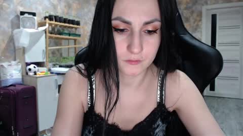 smile_cute_fox online show from May 2026 12:12:02 PM