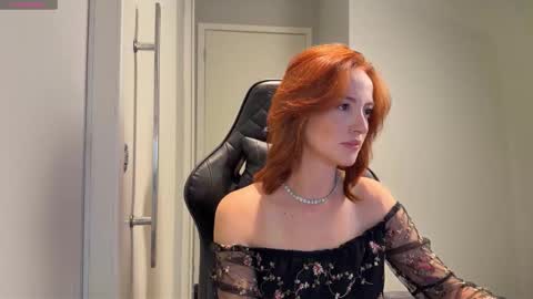 Snapshot of smilee_girl chatting on January 2026 07:38:02 PM Emily Burns online show from January 2026 07:38:02 PM