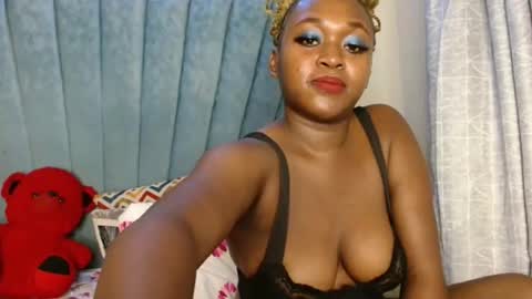 Snapshot of smiley_berry chatting on November 2025 06:29:01 PM smiley_berry online show from November 2025 06:29:01 PM