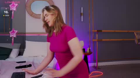 Snapshot of smiley_mia_ chatting on February 2025 11:58:01 AM Mia online show from February 2025 11:58:01 AM