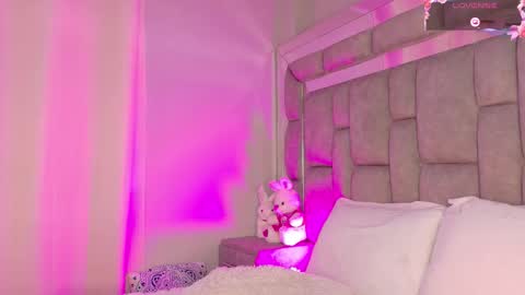      online show from October 2025 06:08:01 PM