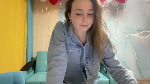 smiling_riddle online show from February 2025 05:43:01 PM