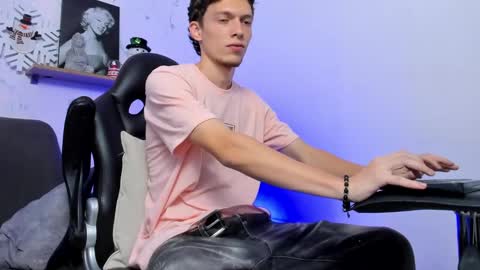 Snapshot of smitgrey chatting on January 2025 08:24:01 PM SMIT online show from January 2025 08:24:01 PM