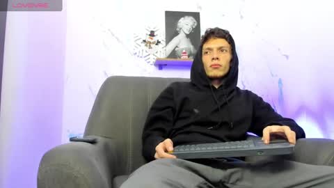 Snapshot of smitgrey chatting on January 2025 05:01:02 AM SMIT online show from January 2025 05:01:02 AM