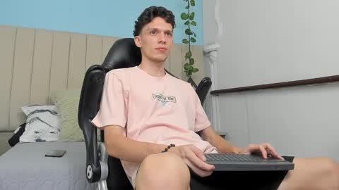 Snapshot of smitgrey chatting on January 2025 06:57:01 AM SMIT online show from January 2025 06:57:01 AM