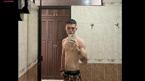 Snapshot of smitgrey chatting on October 2025 12:20:01 AM SMIT online show from October 2025 12:20:01 AM