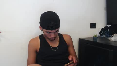 Snapshot of smith_benjamin_ chatting on February 2025 02:43:02 PM benja online show from February 2025 02:43:02 PM