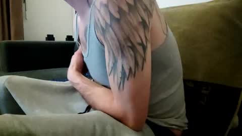 Snapshot of smokeandwatching chatting on February 2025 11:06:01 PM Smokeandwatching online show from February 2025 11:06:01 PM