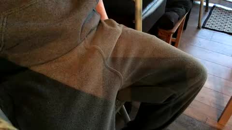 Snapshot of smokefest187 chatting on January 2025 06:24:01 PM Peter Johnson online show from January 2025 06:24:01 PM