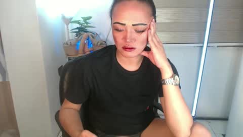 Snapshot of smokeprincess chatting on February 2025 11:01:02 PM Amanda online show from February 2025 11:01:02 PM