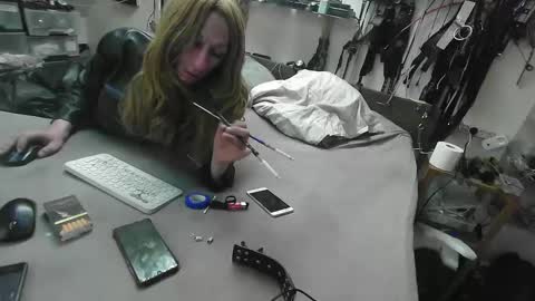 Snapshot of smokeslut365 chatting on January 2025 01:31:02 AM smokeslut365 online show from January 2025 01:31:02 AM