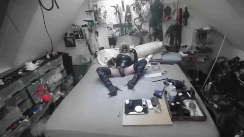 Snapshot of smokeslut365 chatting on February 2025 11:55:02 PM smokeslut365 online show from February 2025 11:55:02 PM