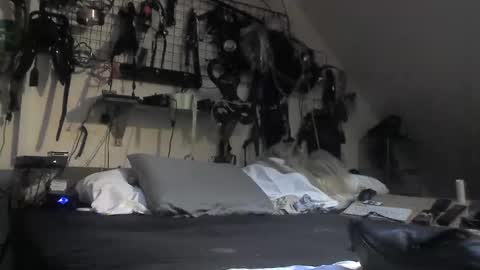 Snapshot of smokeslut365 chatting on February 2025 11:14:02 PM smokeslut365 online show from February 2025 11:14:02 PM