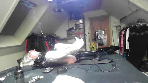 Snapshot of smokeslut365 chatting on February 2025 06:06:01 AM smokeslut365 online show from February 2025 06:06:01 AM