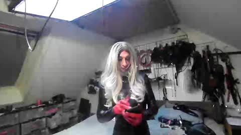 Snapshot of smokeslut365 chatting on March 2025 04:06:01 AM smokeslut365 online show from March 2025 04:06:01 AM