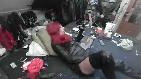 Snapshot of smokeslut365 chatting on September 2025 11:09:02 PM smokeslut365 online show from September 2025 11:09:02 PM