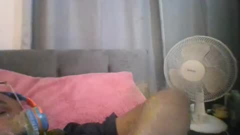 Snapshot of smoketina19 chatting on May 2026 04:41:01 AM smoketina19 online show from May 2026 04:41:01 AM