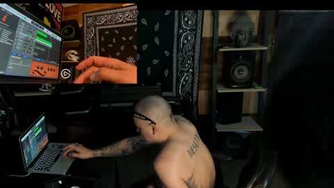 Smokey915 online show from January 2025 08:52:01 AM