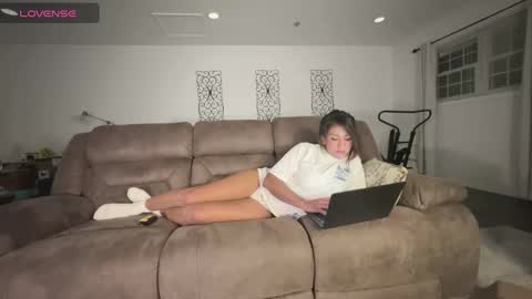 Carolina online show from February 2025 06:32:02 AM