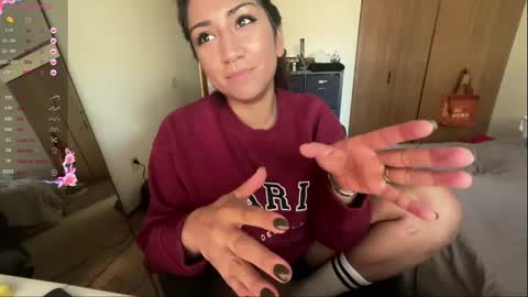 Carolina online show from February 2025 10:09:01 PM