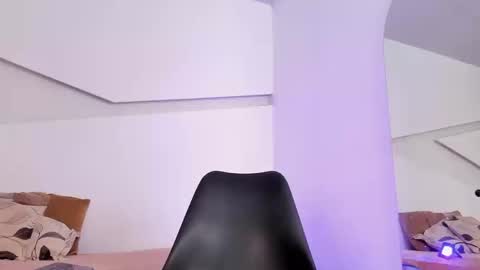 Snapshot of smoothalpha_ chatting on March 2026 09:43:01 PM Ethan online show from March 2026 09:43:01 PM