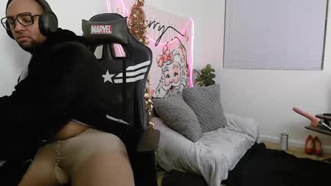 Smoothj2011 online show from December 2024 12:01:02 PM