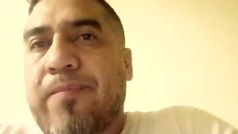 Snapshot of smoothstrik3r chatting on March 2026 05:24:01 AM smoothstrik3r online show from March 2026 05:24:01 AM