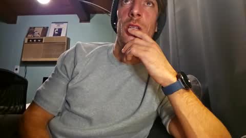 Snackyyyy online show from February 2026 03:25:02 AM