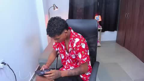 Snapshot of snak_master1 chatting on November 2025 03:22:02 PM snak_master1 online show from November 2025 03:22:02 PM