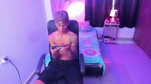 Snapshot of snak_master1 chatting on November 2025 03:01:02 PM snak_master1 online show from November 2025 03:01:02 PM